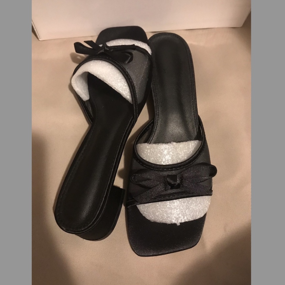 Black Mesh Bow Low Block Heels Size 40 / 8.5